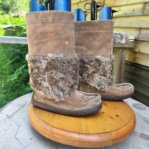 Snowy Owl Waterproof Boots Women Size 6 Oak Suede Rabbit Fur Manitobah Mukluks